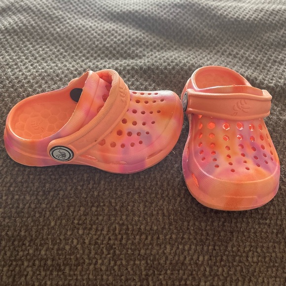 Joybees Toddler size 4/5 Clogs in Orange and Pink - Picture 1 of 4